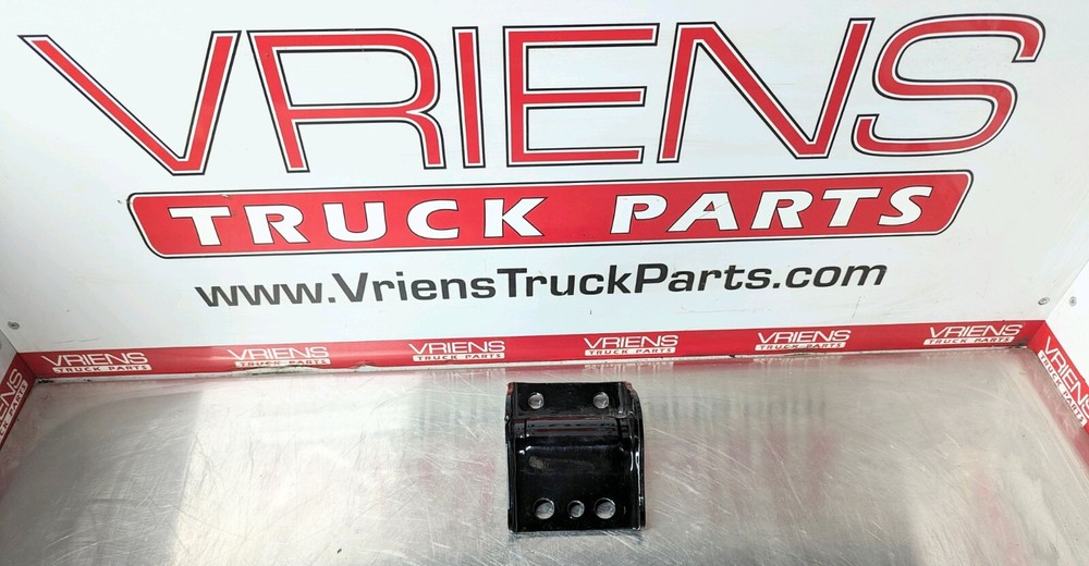 KENWORTH AG100 CAP-FRAME BRACKET K071-304
