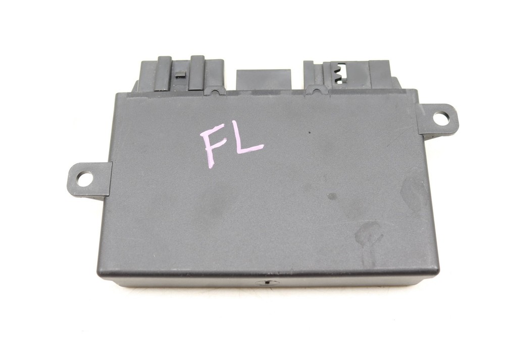 2013-2018 PORSCHE CAYENNE - Front SEAT Memory Control Module 95861876004