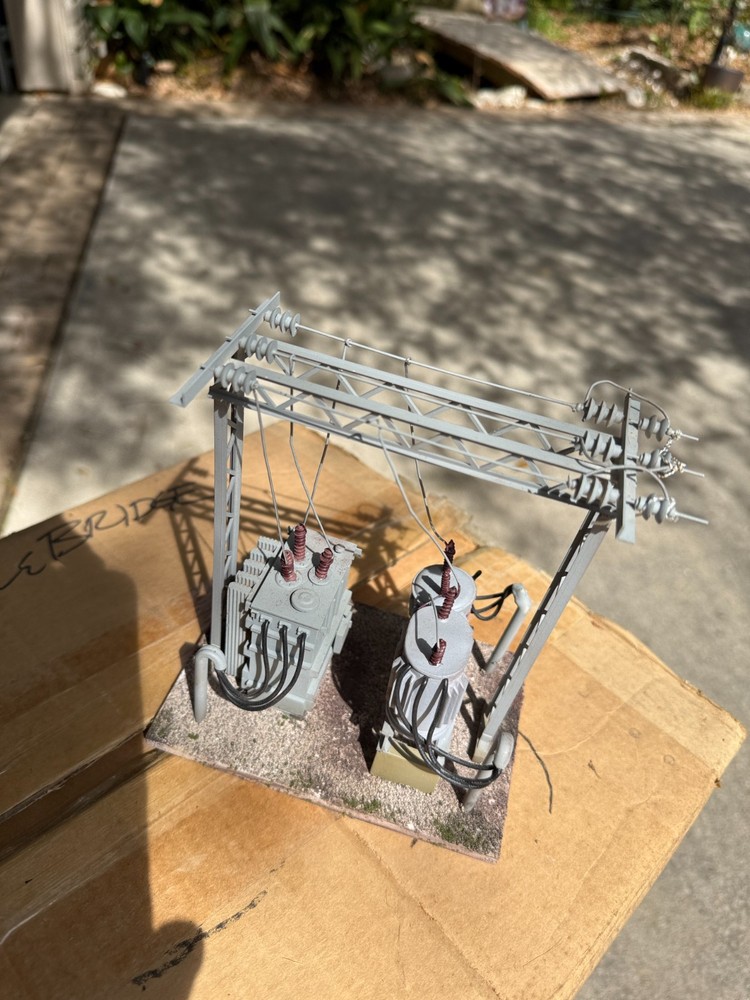 O SCALE POWER STATIONS WITH FENCING.