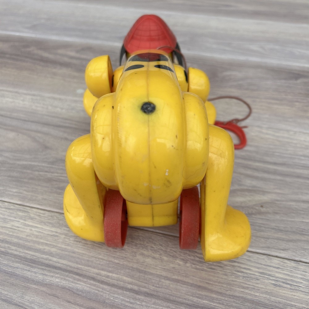 Original Vintage 1970'S Pull Along Walking dog.