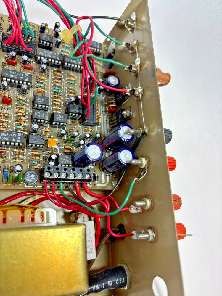 Vintage Amplifier ??? w Mouser Transformer 6 Knobs & 3 Toggle Switches Pristine