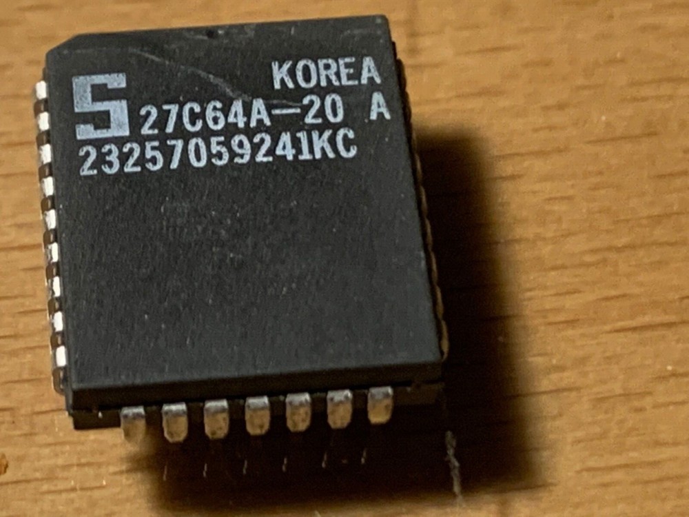 27C64A-20A - Signetics IC - 64K bit EPROM PLCC32