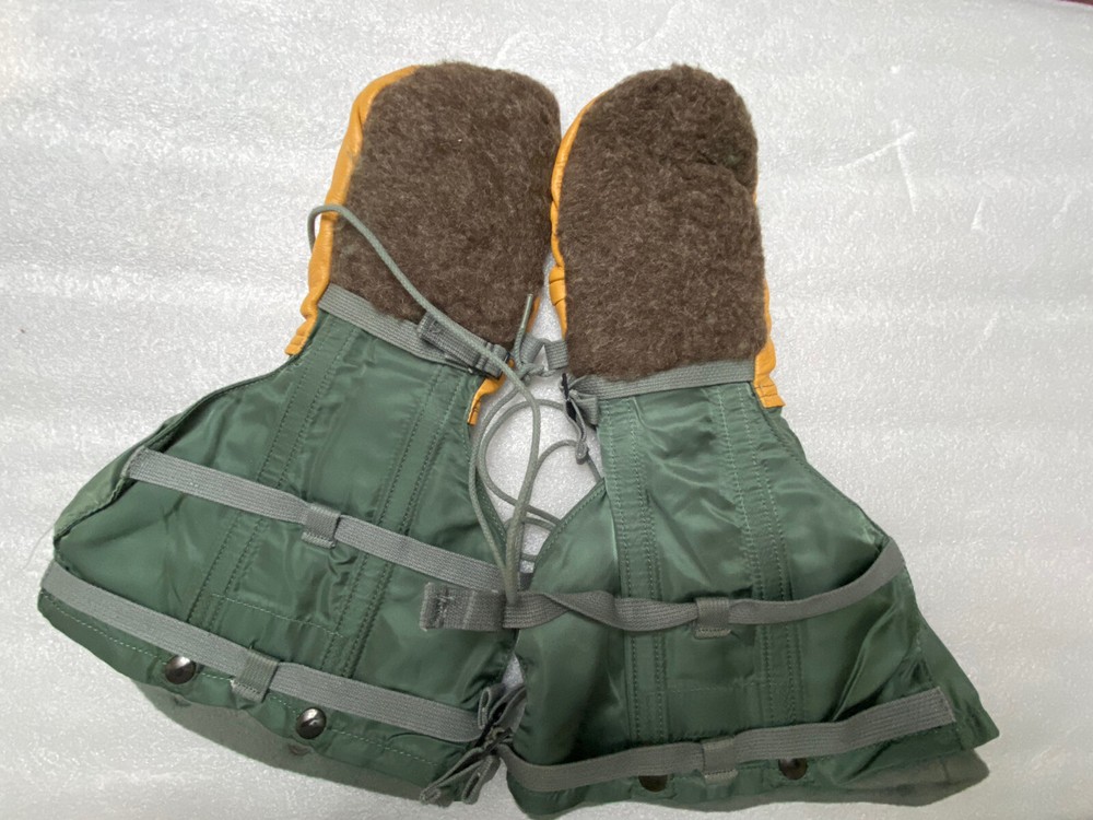 US. Military Insert Mitten Set Flyer’s Cold Weather,Size Medium,New