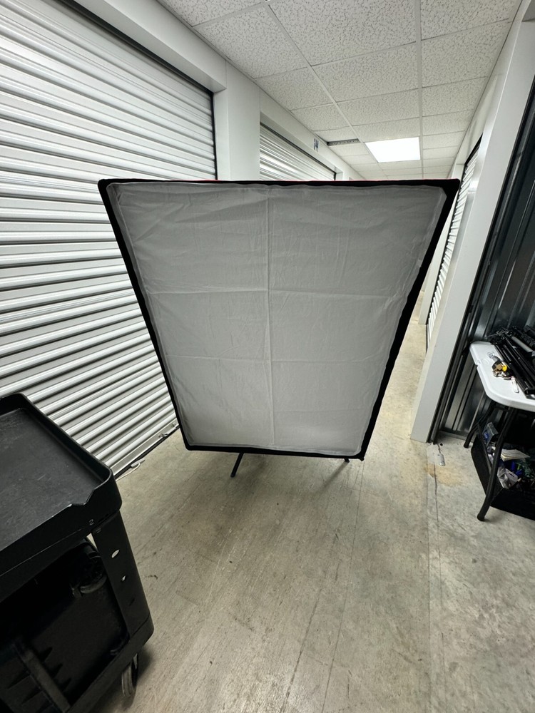 Fiilex Matrix Lighting Kit with Softbox and Grid - Professional LED Light Kit
