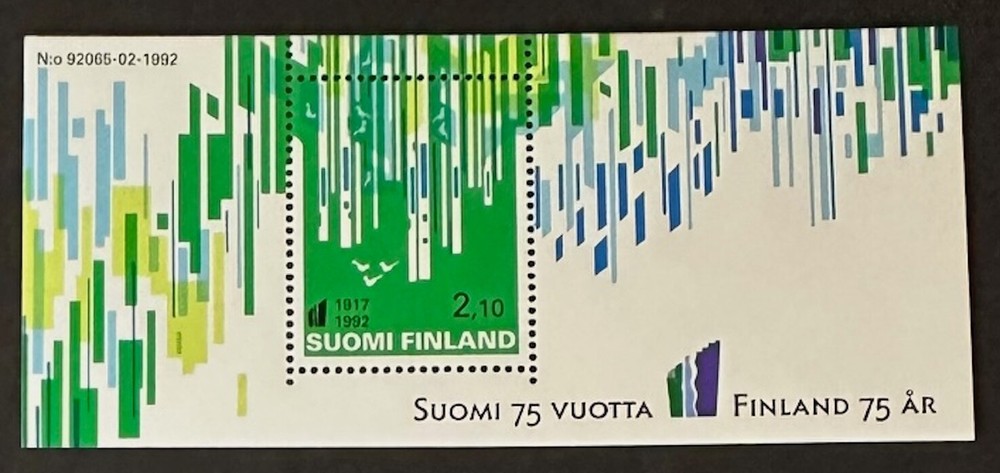 FINLAND  897  Beautiful Mint NEVER Hinged Souvenir Sheet