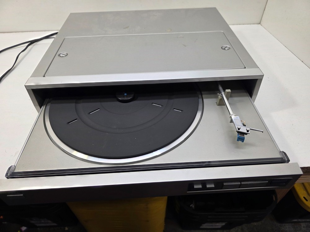 Sony PS-FL1 Fully Automatic Turntable System POWERS ON OPENS CLOSES SPINS