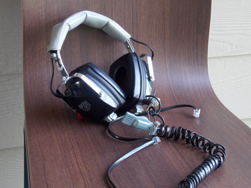 Aviation Communications Pilot’s Plane Flight Headset by Audiocom electronics