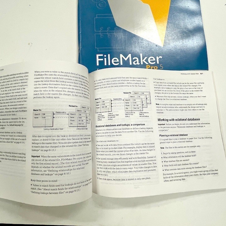 1999 FileMaker Pro 5.0 2 Book Set Windows and Macintosh Apple Computers