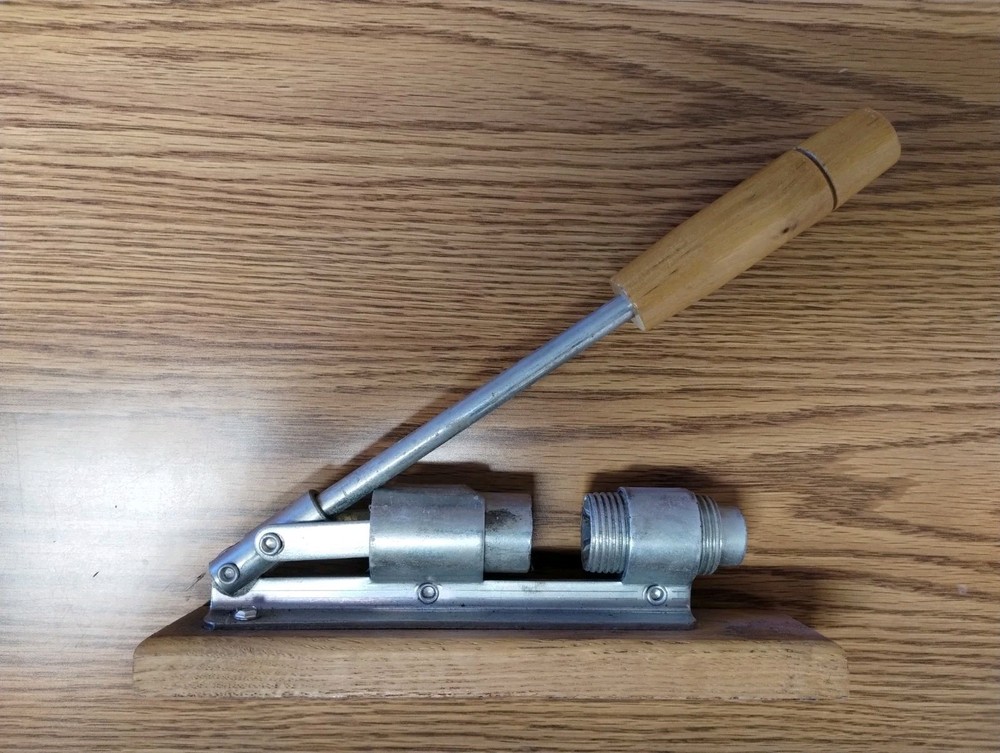 REED'S ROCKET NUT CRACKER VINTAGE AMERICA'S FINEST