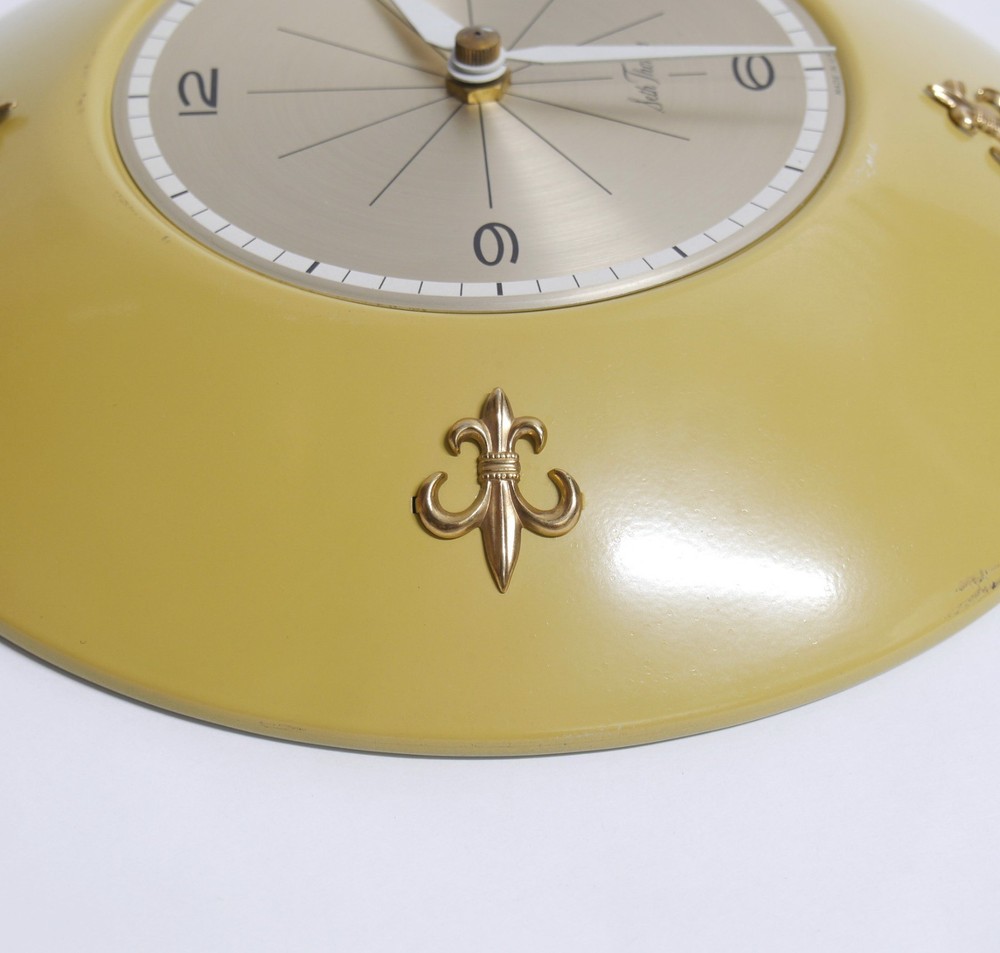 Vintage MCM Seth Thomas Bathette Tri-Q Wall Clock