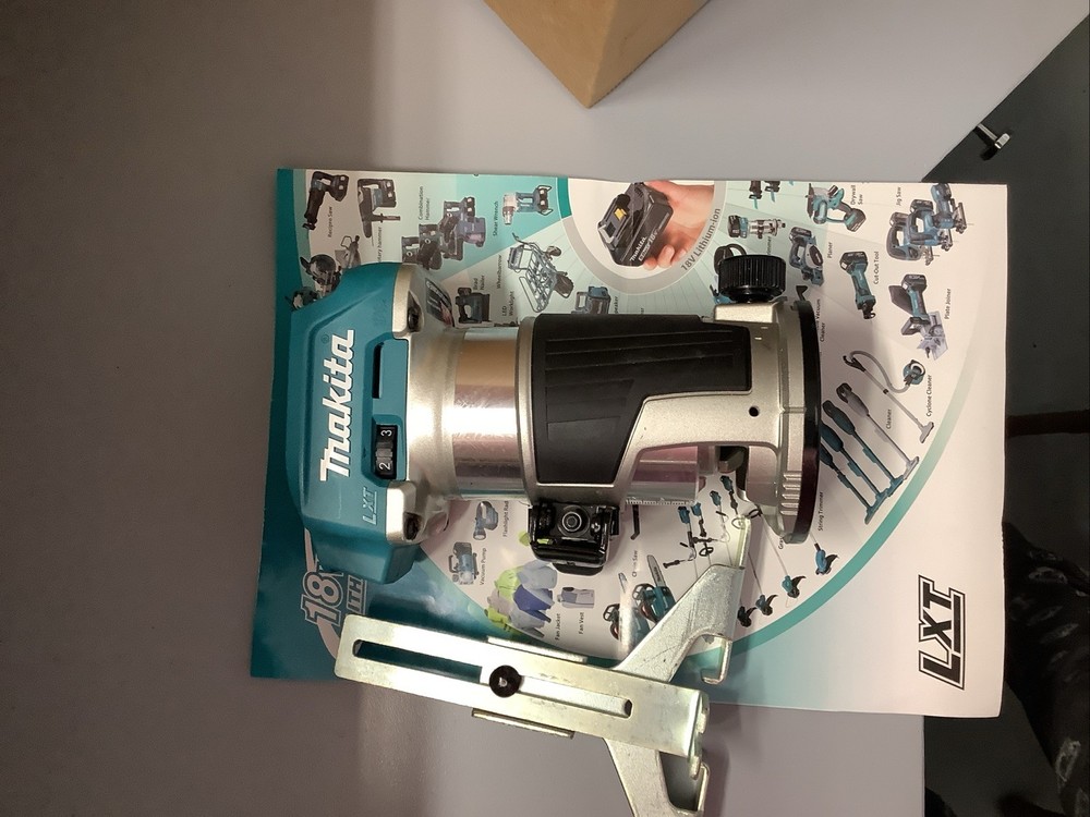 Makita Cordless Compact Router