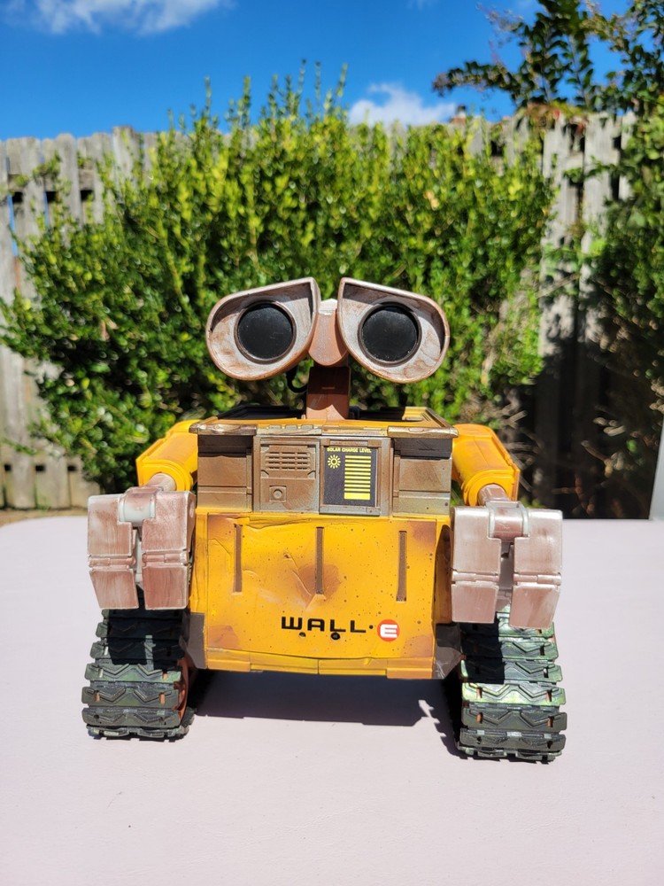 Disney Store Exclusive Wall-E Remote Control Toy Robot 1st Ed UNTESTED NO REMOTE