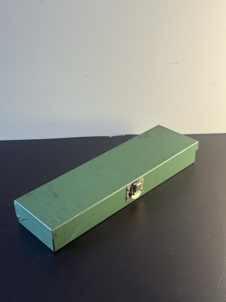 Professional Mechanics Chrome Vanadium Socket Box +1 Removable Tread(size Below)