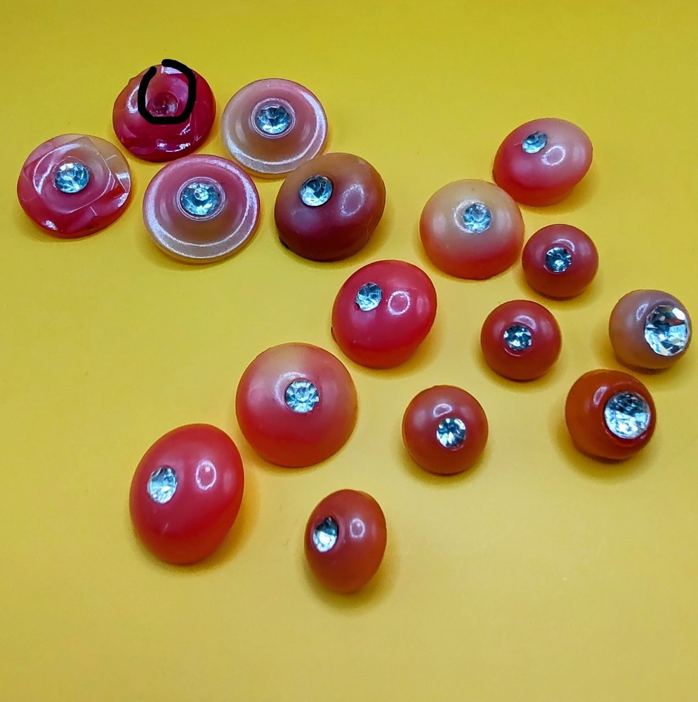 Peach/Yellow Variable, MCM, Plastic Shank, Rhinestone Buttons/X16