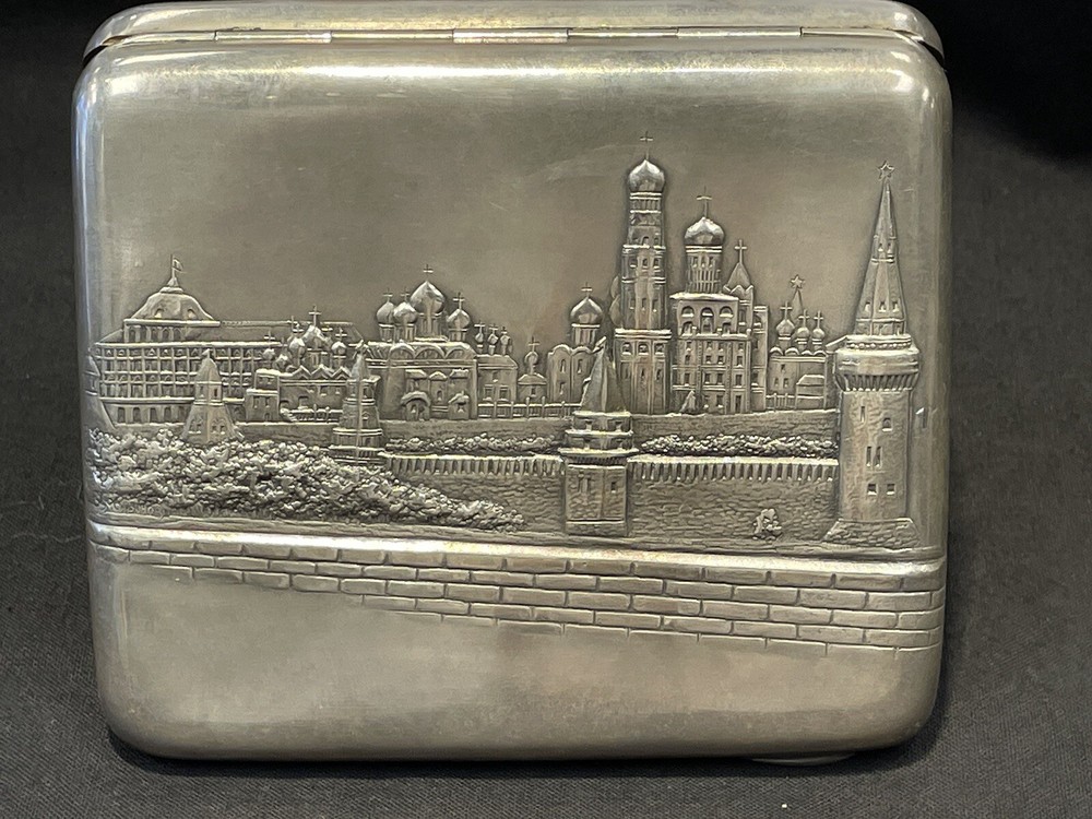 Fine Antique Russian Sterling Silver Cigar Case, Featuring Kremlin c. 1908-1928