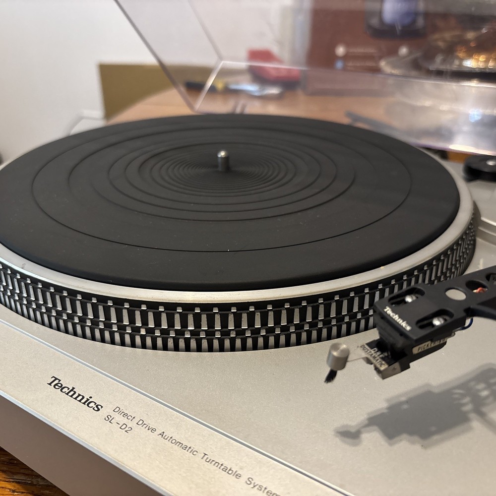 Technics SL-D2 Direct Drive Turntable