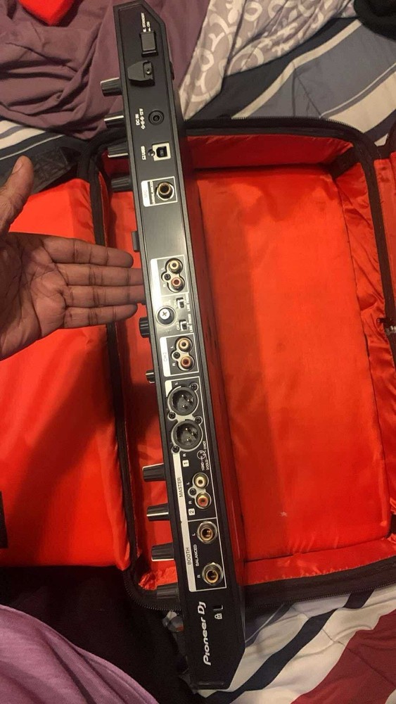 Pioneer DDJ-SR2 2-Channel Serato DJ Controller with Case