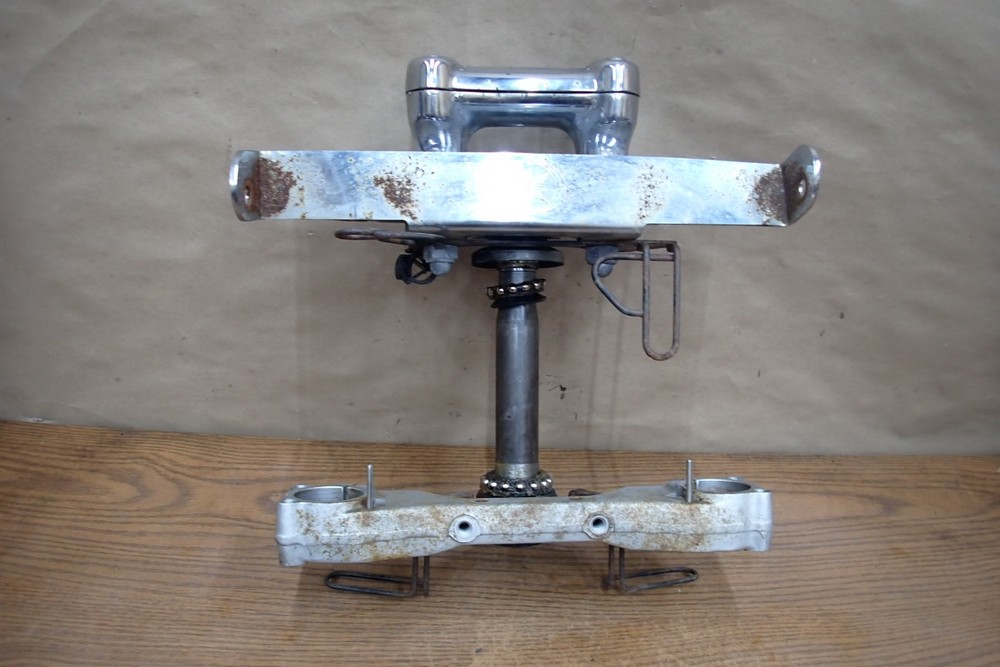 2005 YAMAHA VSTAR XVS1100 STEERING TRIPLE TREE W/ RISERS