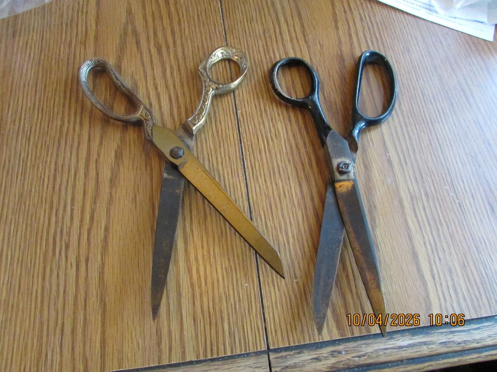 VINTAGE ANTIQUE SCISSORS