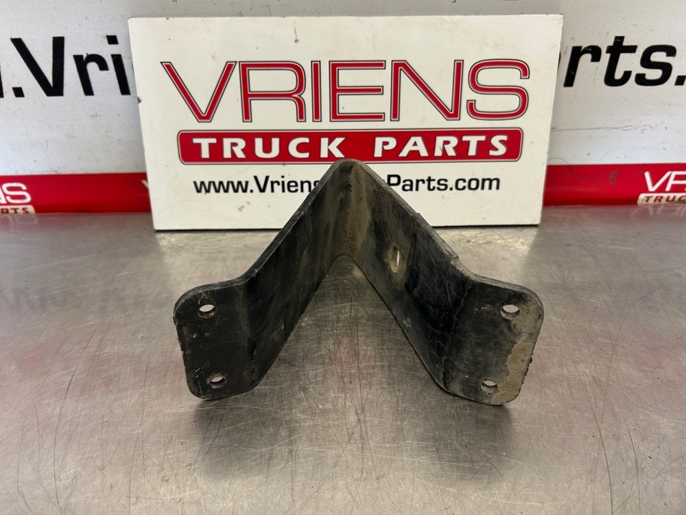 FREIGHTLINER 22-47615-000 BRACKET-SUPPORT, STEP, UPPER, PLAIN, 25 IN