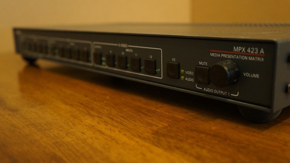 Extron MPX 423 A Media Presentation Matrix Switcher