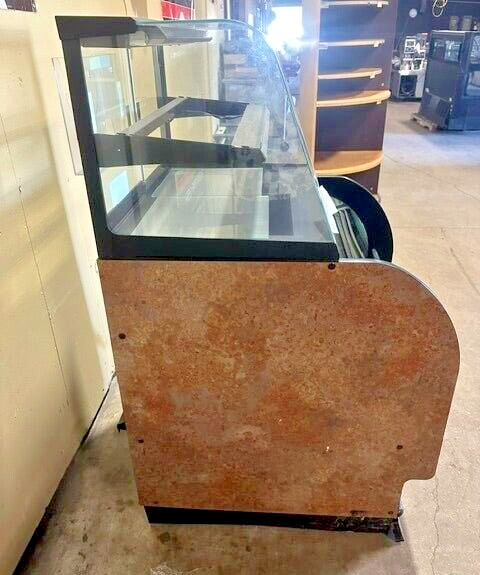 STRUCTURAL CONCEPTS OASIS BAKED GOOD DISPLAY W/REFRIGERATED BOTTOM DISPLAY CASE