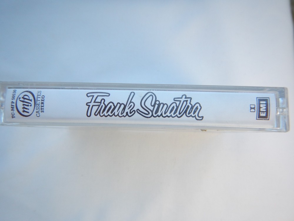 FRANK SINATRA - 20 CLASSIC TRACKS - CASSETTE