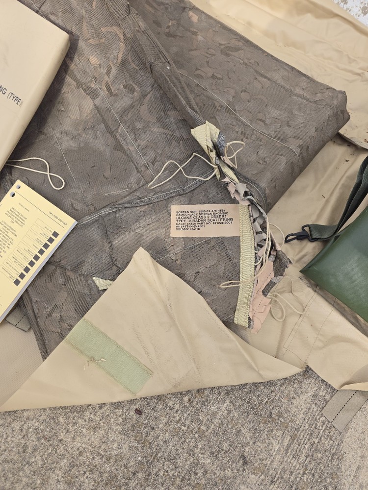 US Army Desert Camouflage Screen Class 2 Radar Scatter Type 4 + Support Pole Set