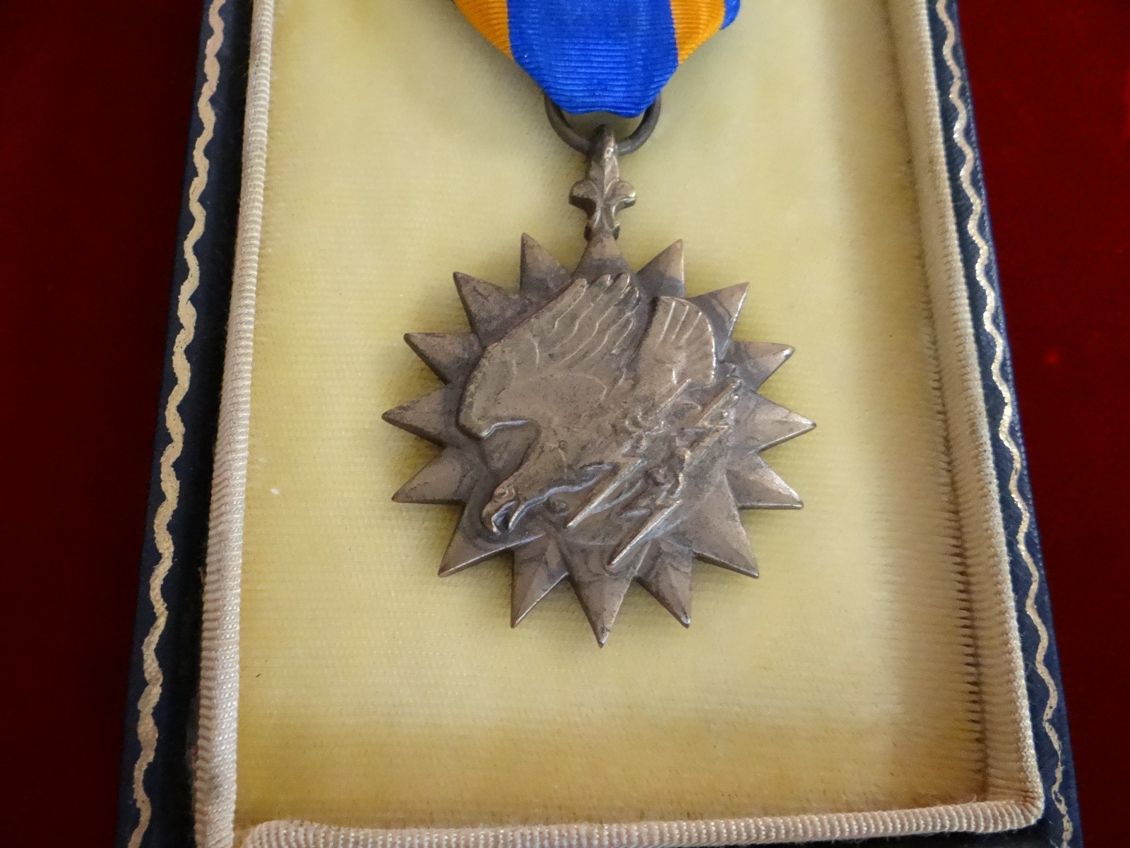 WWII US Army Air Medal in Presentation Case, Full-Size Medal, Original WW2
