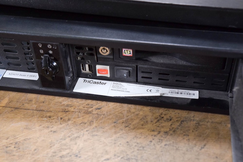 NewTek TriCaster TCXD455 Video Switcher w/ TCXD455 CS CG00S5Z