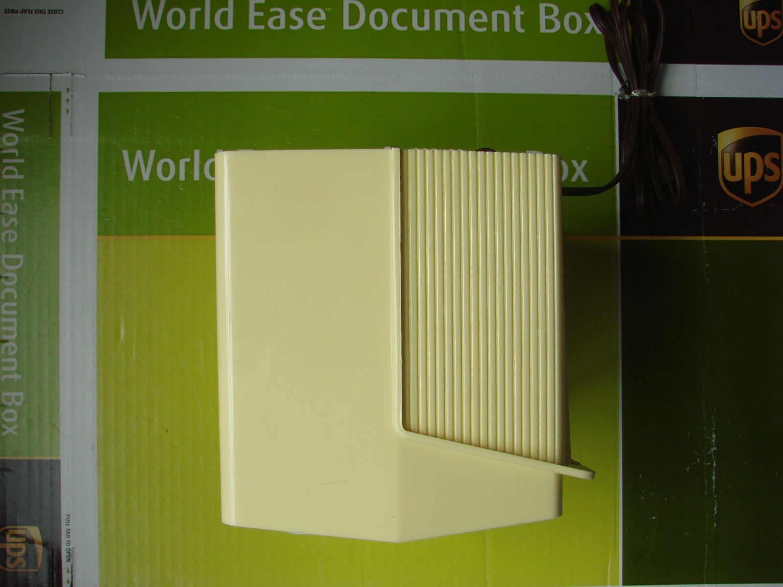 1960 Admiral 4L26B Tube AM Radio Yellow Pastel Color, Tested and Working