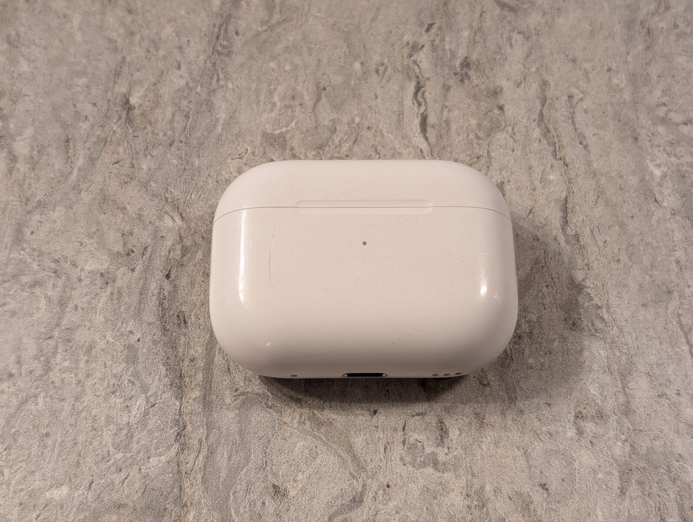 Apple AirPod Pro 2 (2nd Gen) Charging Case LIGHTNING A2700