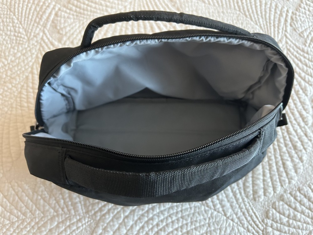 Small convenient cable carry bag (same one that comes with L1Pro Roller Bag)