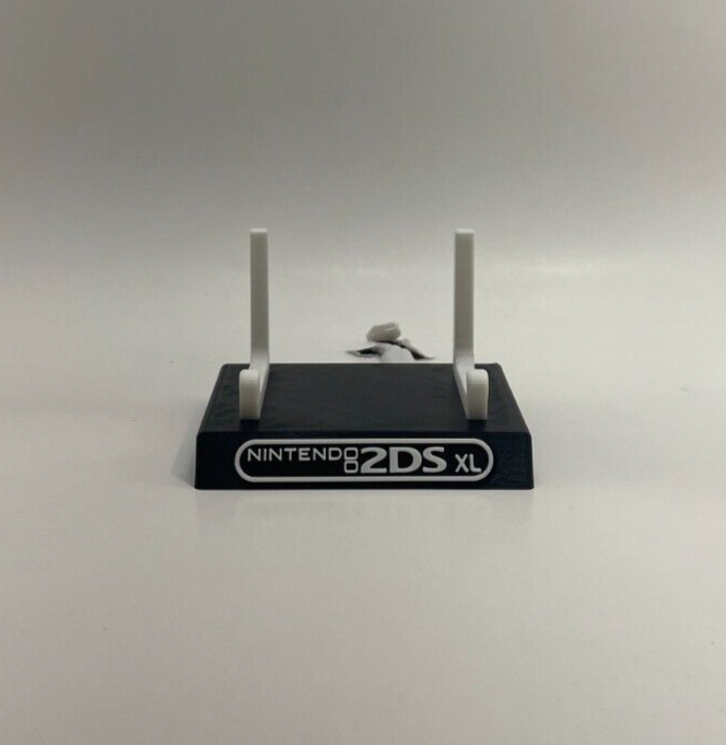 Nintendo 2DS XL Display/Stand/Holder - DISPLAY ONLY (Customize Colors)