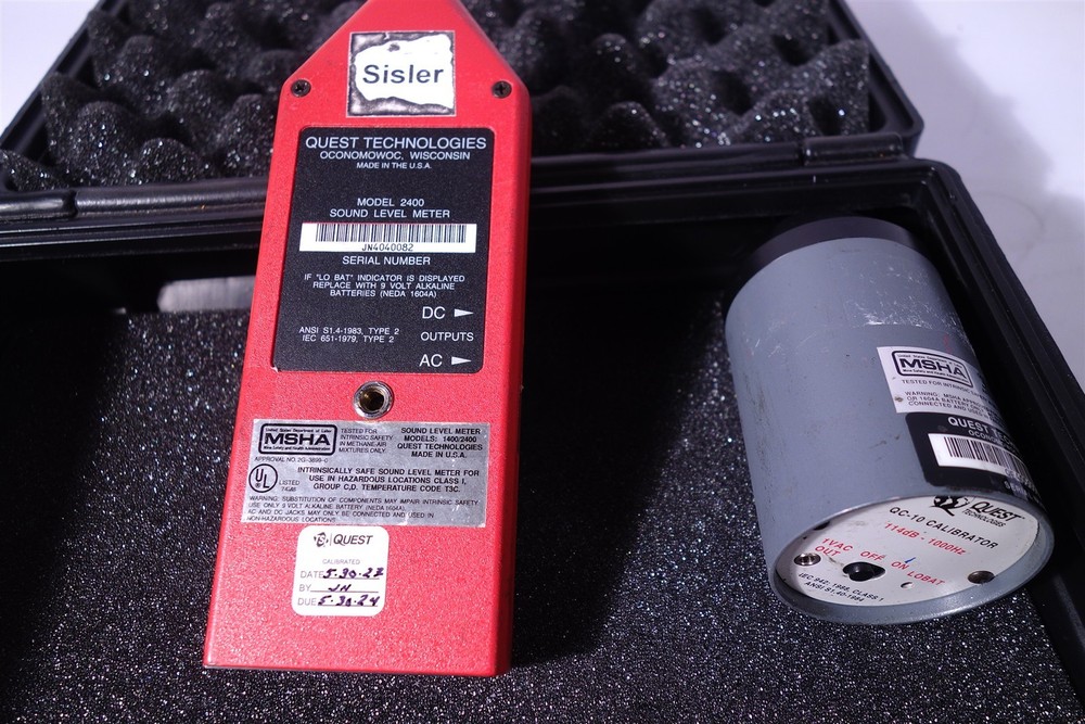 QUEST TECHNOLOGIES MODEL 2400 SOUND LEVEL METER W/ QC-10 CALIBRATOR