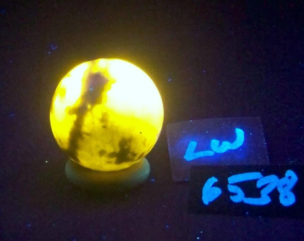 Fluorescent Wernerite 32mm Sphere for UV Collection 6538