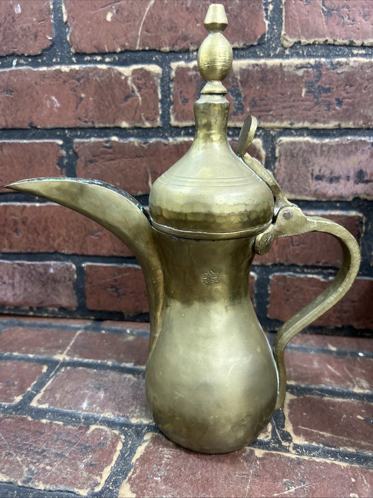 vintage middle eastern Arabic brass Dalilah coffee pot