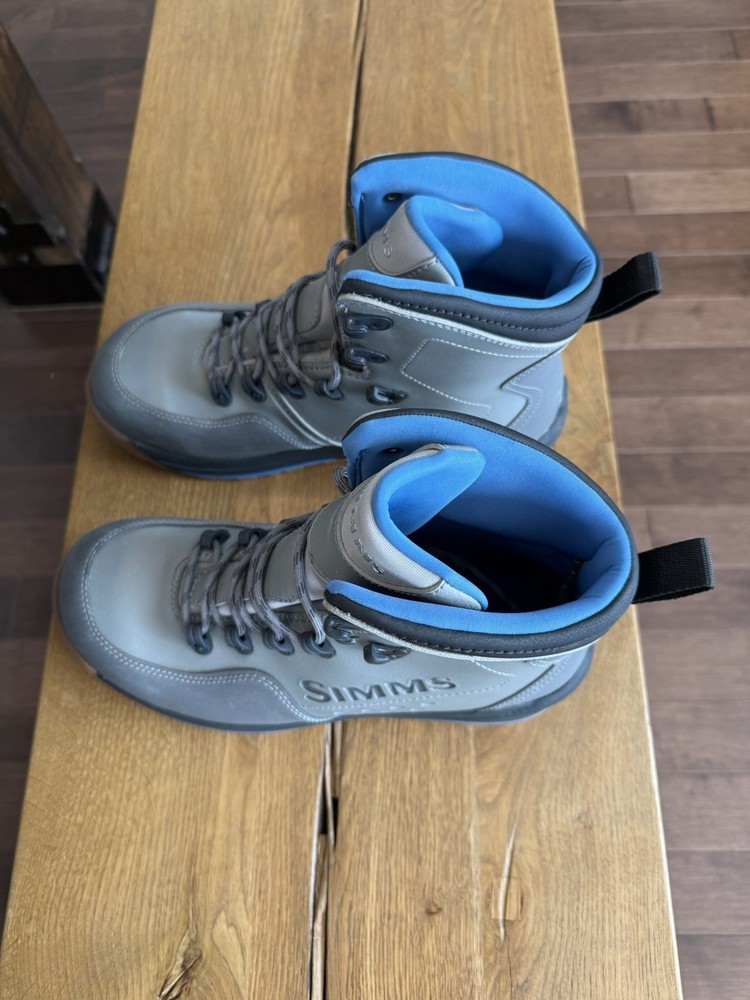 Simms Flats Boots Men's 10 New
