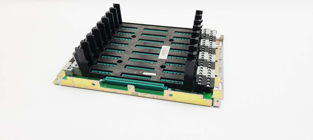 Siemens 500-5892 Base Module Rack 8 Slot