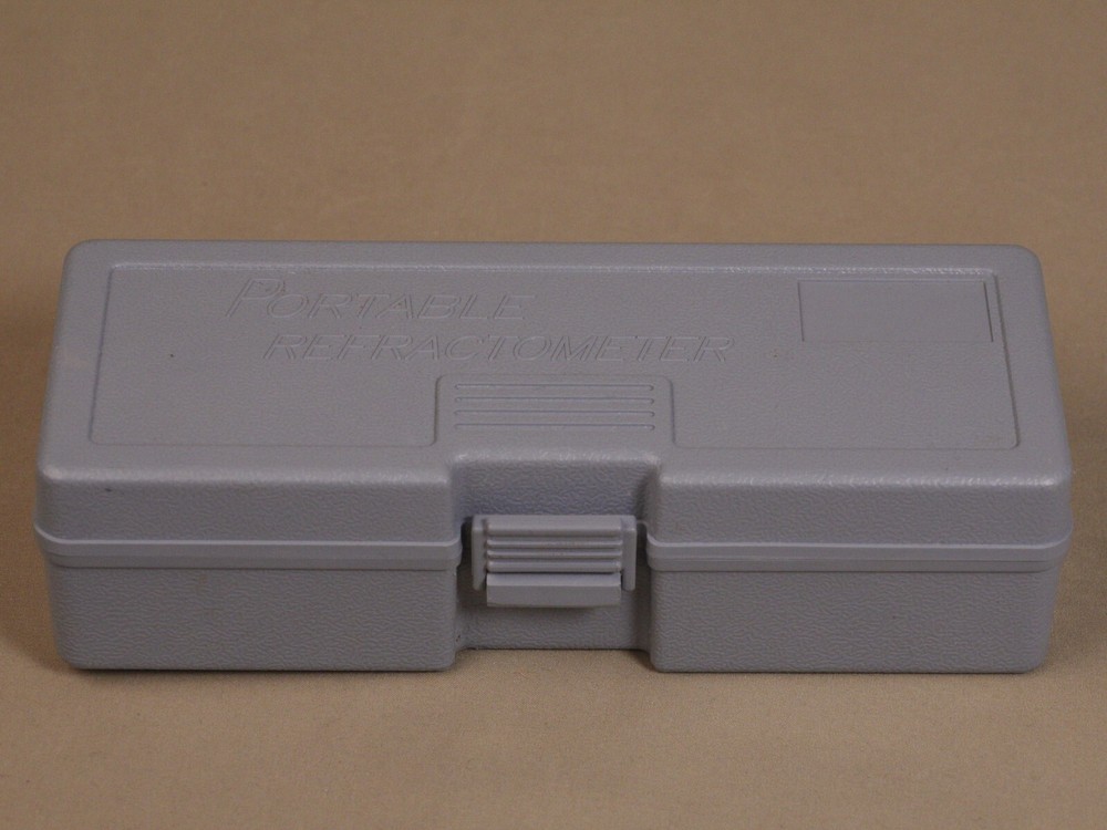 Imagitarium Aquatic Refractometer Pre Owned completed with case and manual.