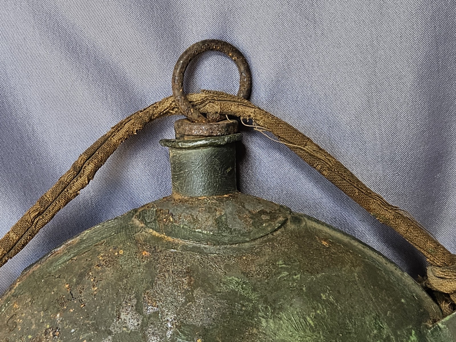 ORIGINAL AMERICAN CIVIL WAR SMOOTH SIDE CANTEEN WITH PAINTED FLOWERS AND STRAP