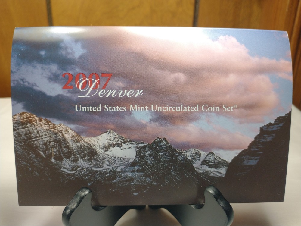 2007 United States Mint Proof & Uncirculated Coin Sets - Original Mint Packaging