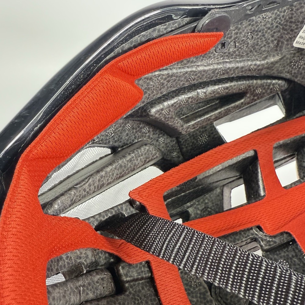 Helmet Road Mountain Helmet Intergrally-molded - Missing Removable Visor Goggles