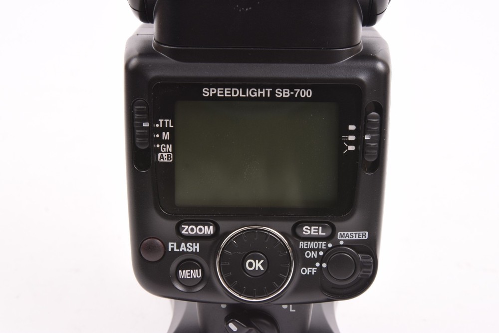NIkon SB-700 Hot Shoe Mount Digital Camera Flash Unit #T-05957