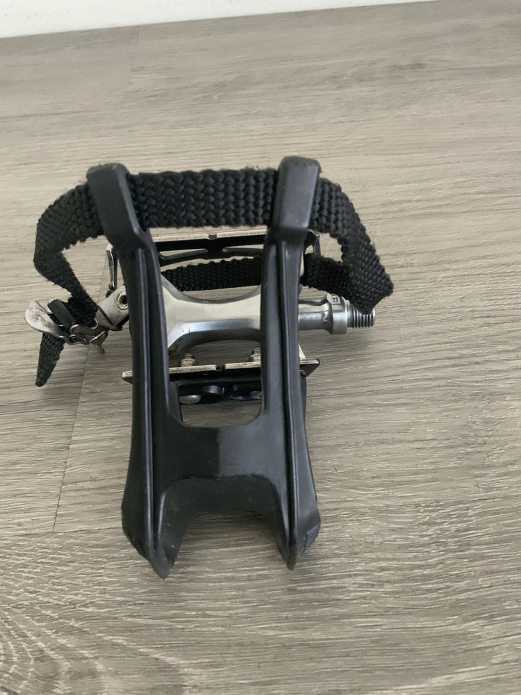 SUNTOUR CYCLONE PLATFORM PEDALS SPECIALIZED CLIPS AND STRAPS