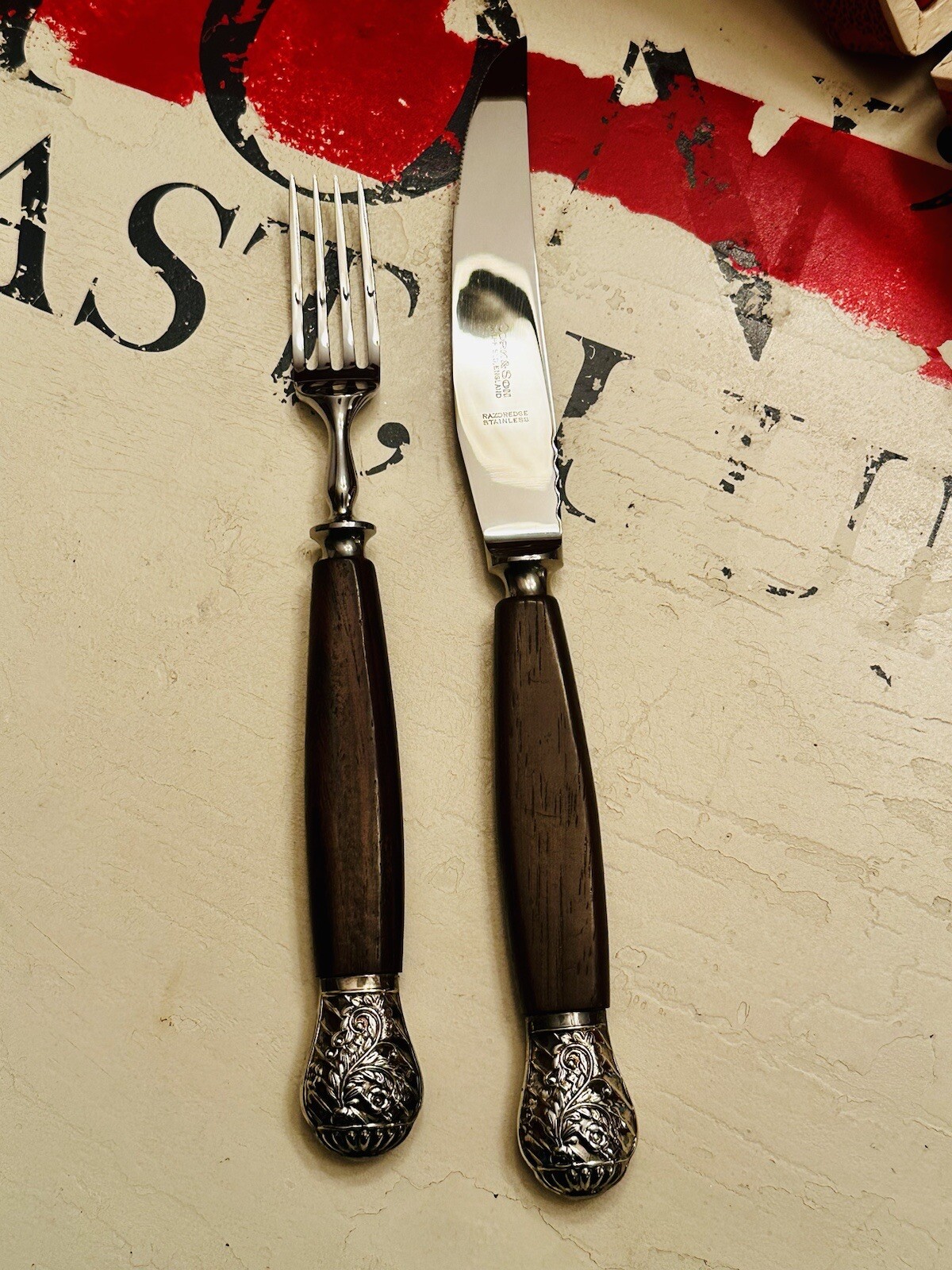 Rare16-PieceCork&Son EnglandKnife/ForkBoxedRosewood Handle/Silver Cap CutlerySet