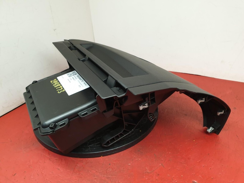 RENAULT CLIO GLOVEBOX 2013