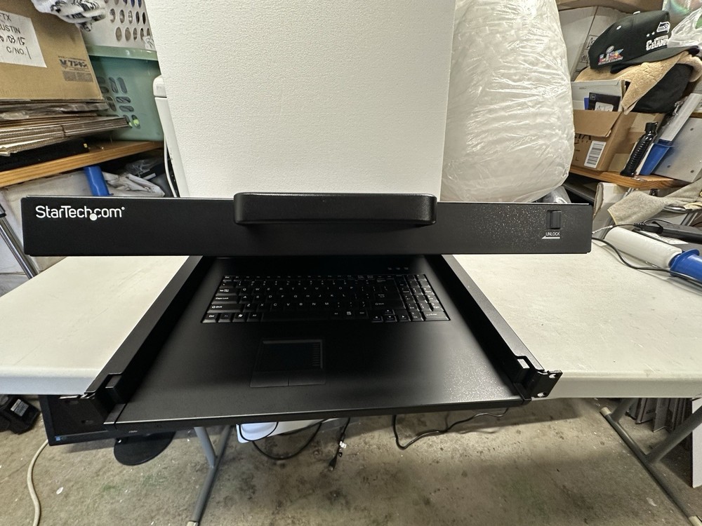 StarTech RKCONS1901 Rackmount KVM Console - 19in Display - Single Port KVM