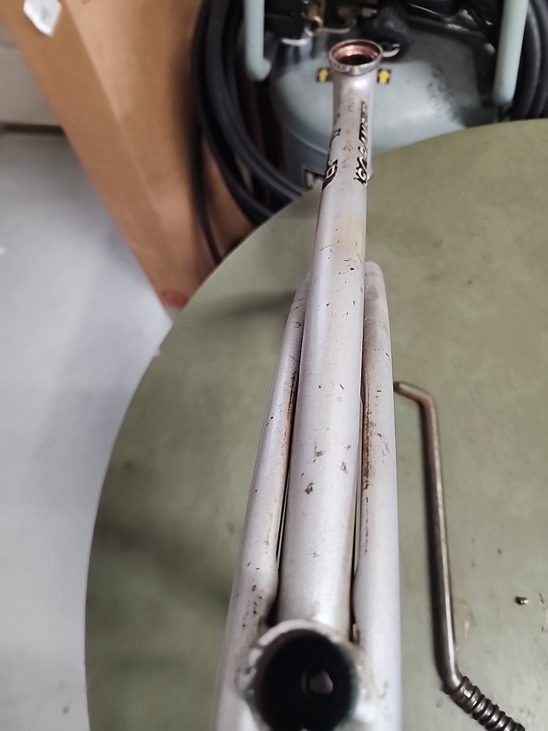 1975 SCHWINN STINGRAY SCRAMBLER BMX 20 INCH SILVER FRAME KICKSTAND HEADBAGE L$$K