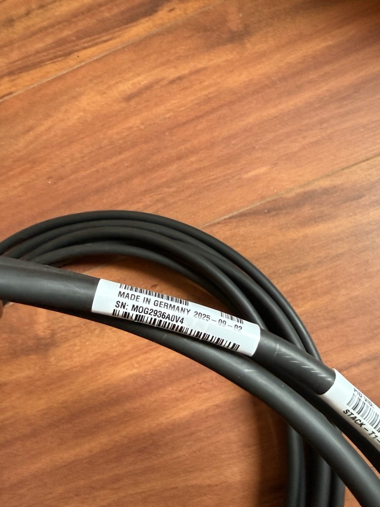 Cisco STACK-T1-3M stacking cables